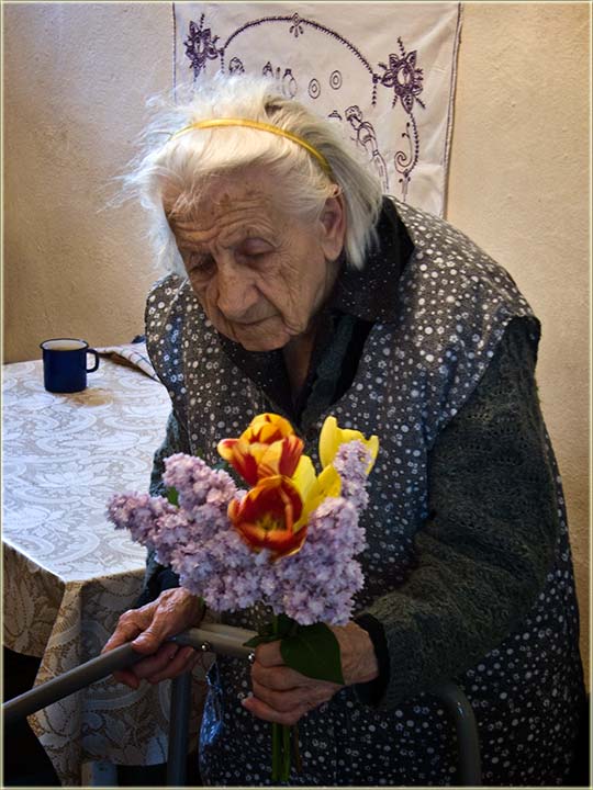 Umrela je moja baba-teta Olga ...