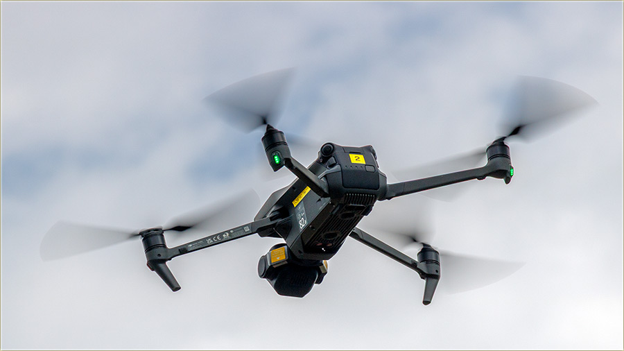 NaNebo vazda dronova !!!