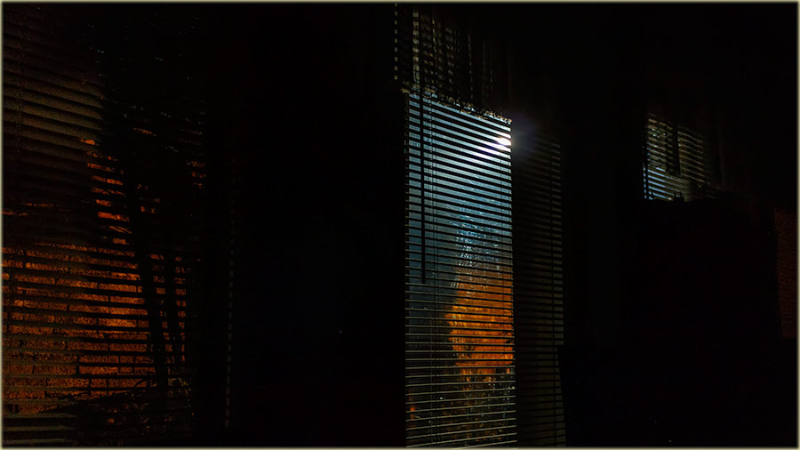 Skoro, pa Pun Mesec u dnevnu sobu ns Beliovi !!!