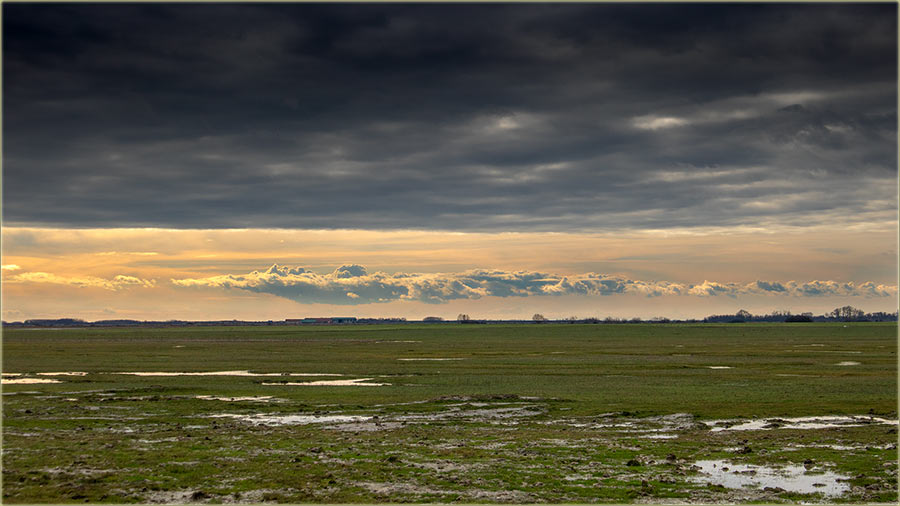 Lako je tebi..., do�e�, slika� i ode�..., a mi ?