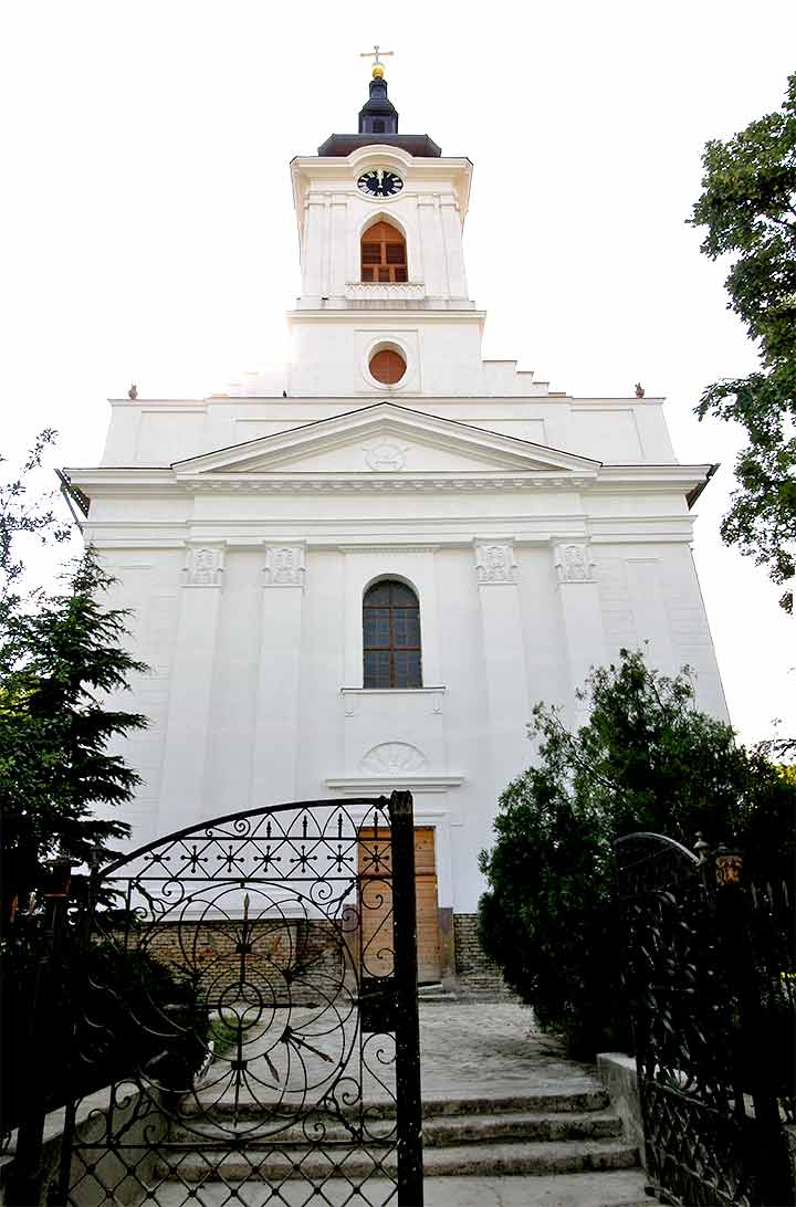 Karlovačka Crkva se beli saPred ...